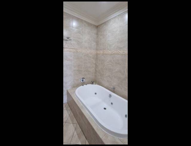 3 BEDROOM APARTMENT FOR SALE IN LA LUCIA
